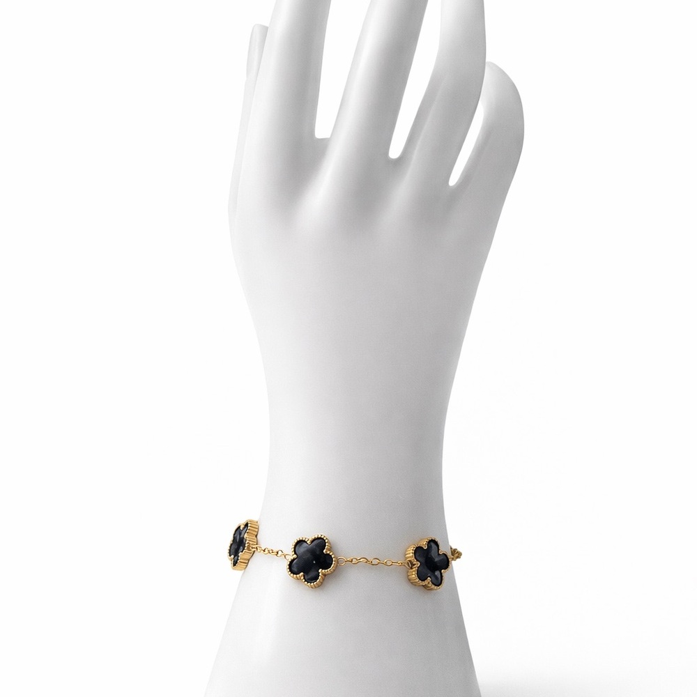 Gold & Black Clover Charm Bracelet – Trendy Minimal Style